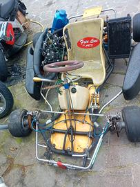 Smembro go-kart pezzi singolarmente