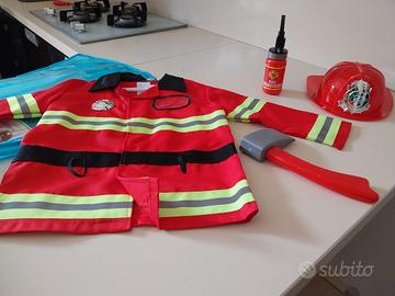 vestito di carnevale dei pompieri per bambini