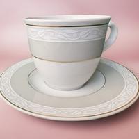 Servizio da te e caffè con teiera in porcellana