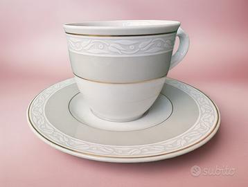 Servizio da te e caffè con teiera in porcellana