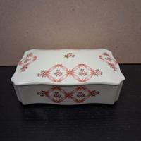 scatola in porcellana dipinta