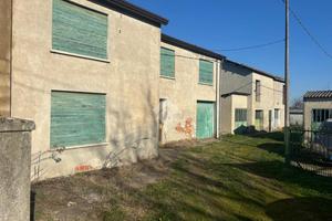 CASA SEMINDIPENDENTE A STANGHELLA