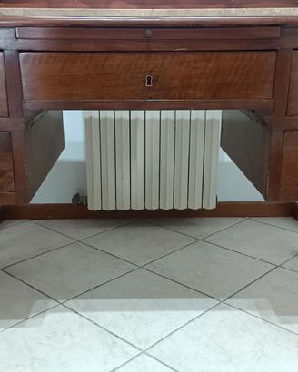 Scrivania in noce 5 cassetti stile classico