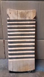 antico lavapanni lavabo. 