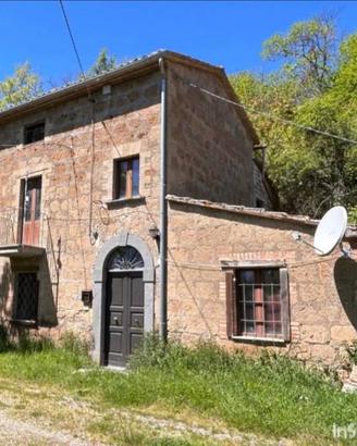 Rustico / Casale di 120 m² con 2 locali a Orvieto