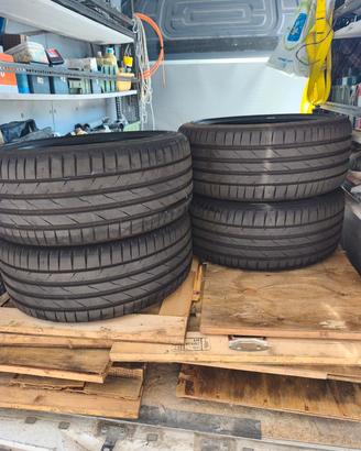 gomme 245 40 18