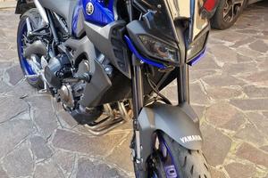 MT 09 race blu