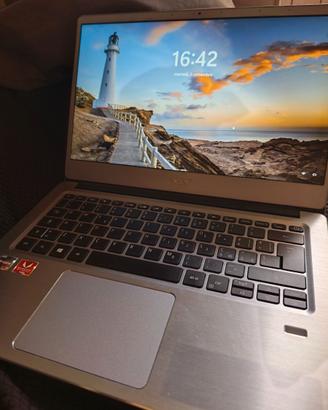 Acer Swift (SF314-41) con Borsa Laptop Tucano
