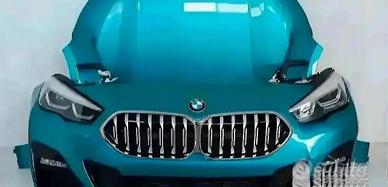 BMW 1 F40 musata paraurti fari radiatori cofano