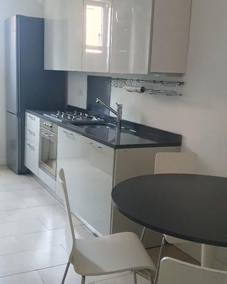 CUCINA COMPLETA DI ARREDI ED ELETTRODOMESTICI