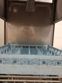 lavastoviglia a cappotta professionale