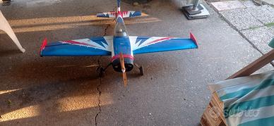 aereo RC extra 300
