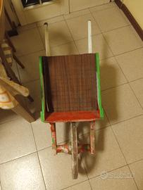 cariola in legno antica