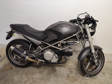 Ducati Monster 600 dark