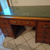 Antica scrivania in legno con marmo!