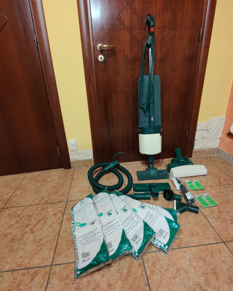 Scopa elettrica folletto vorwerk VK 121