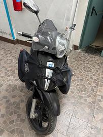 Piaggio Beverly 350 police