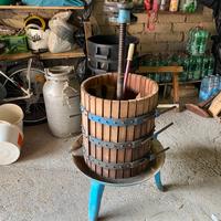 Torchio - Pigiatrice - Botti vino