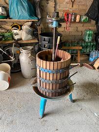 Torchio - Pigiatrice - Botti vino