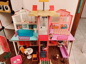 Barbie varie+ casa Malibu+armadio e altri set