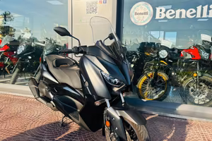 YAMAHA X-Max 400 TUTTO INCLUSO ANCHE PASSAGGIO!