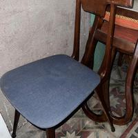 Sedia con seduta blu