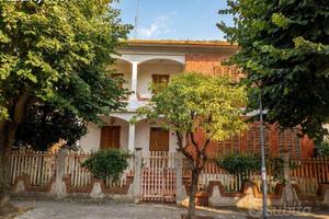 Villa singola su due livelli a montemarciano