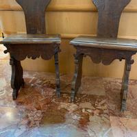 Coppia di sedie rustiche