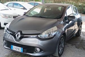Renault Clio 2015 - 1.5 dci costume national Lb au