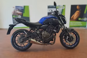 YAMAHA MT-07 .