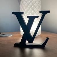 Logo Louis Vuitton stampato In 3D