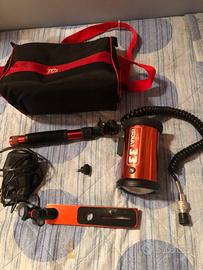 Nikonos V piu attrezzatura.