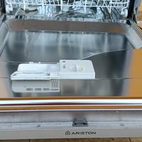 Lavastoviglie Ariston 