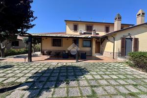 PORZIONE DI BIFAMILIARE A ASSISI