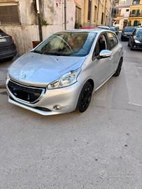 Peugeout 208