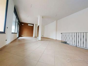 FIGLINE - FONDO COMMERCIALE CON DEPOSITO