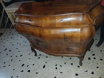 Elegante Comò Bombato in Stile Veneziano