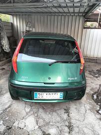 Fiat punto anno 2001.      