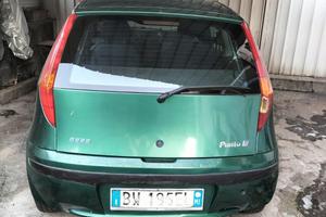 Fiat punto anno 2001.      