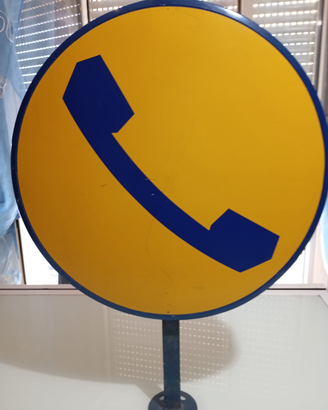 rara insegna telefonica pubblica