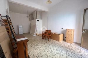 MONOLOCALE A FOGGIA