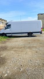 Furgone lungo Mercedes funzionante