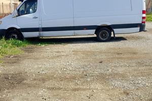 Furgone lungo Mercedes funzionante