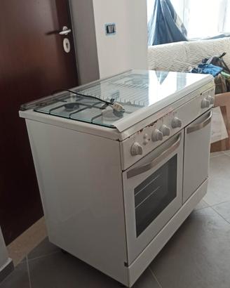 Cucina a gas REGAL con forno e vano bombola