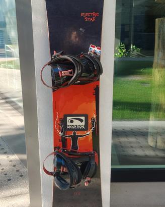 Snowboard Black Hole 155 Electric Star 