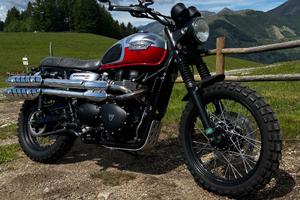 Triumph 900