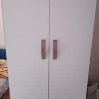 Armadio a due ante in legno