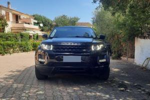 Evoque total black 2.2 150 cv