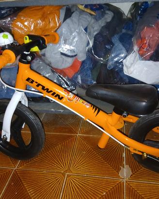 bicicletta senza pedali