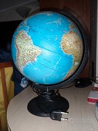 Lampada a mappamondo da scrivania 